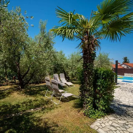 Albaneze By Interhome * Njivice