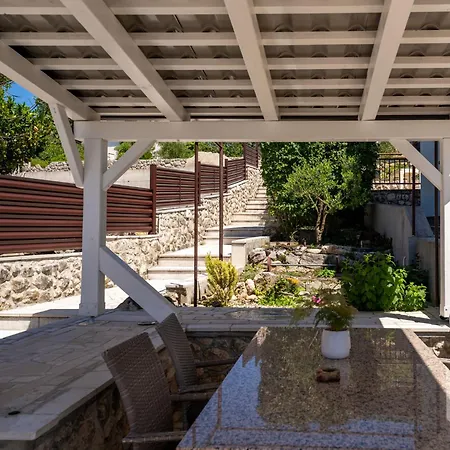 Albaneze By Interhome Apartment Njivice