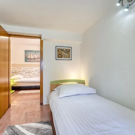 Albaneze By Interhome Apartment Njivice