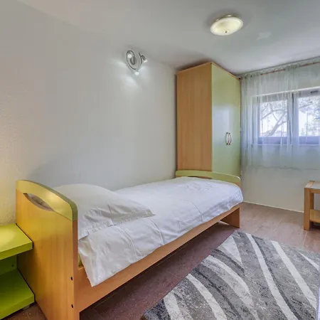 Apartment Albaneze By Interhome