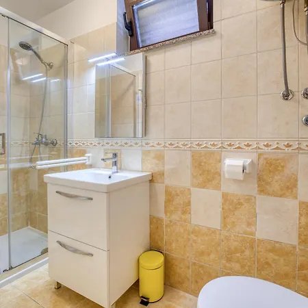 Albaneze By Interhome