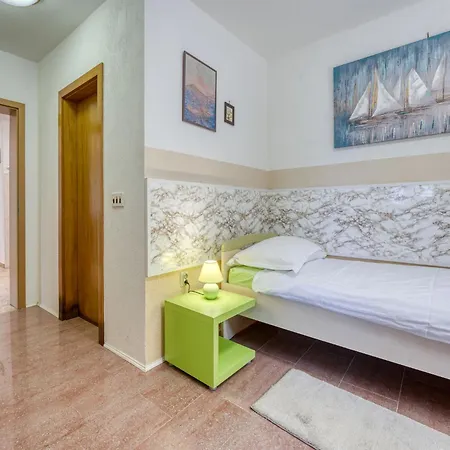 Apartment Albaneze By Interhome *