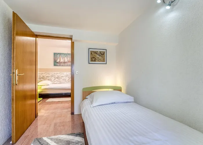 Albaneze By Interhome Appartement Njivice