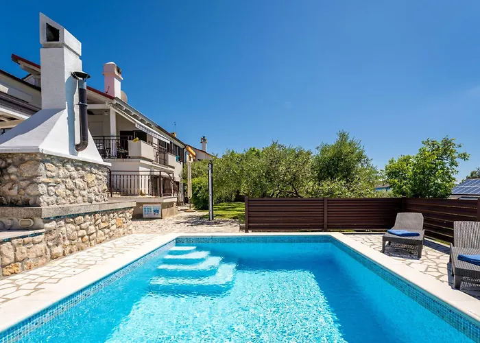 Apartment Albaneze By Interhome
