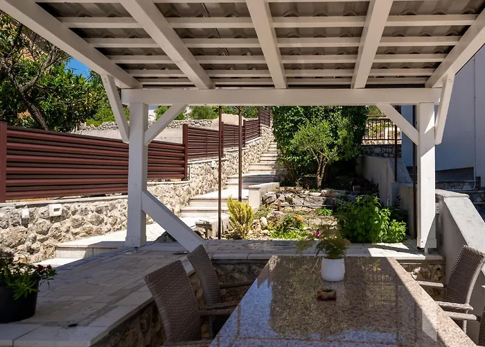Albaneze By Interhome Apartment Njivice