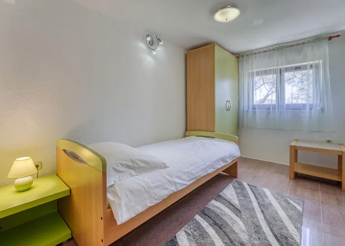 Apartment Albaneze By Interhome