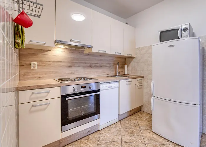 Albaneze By Interhome Njivice
