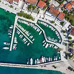 Albaneze By Interhome דירה