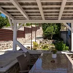 Albaneze By Interhome דירה נייביצה