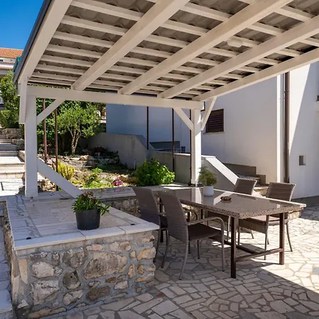 Albaneze By Interhome דירה *